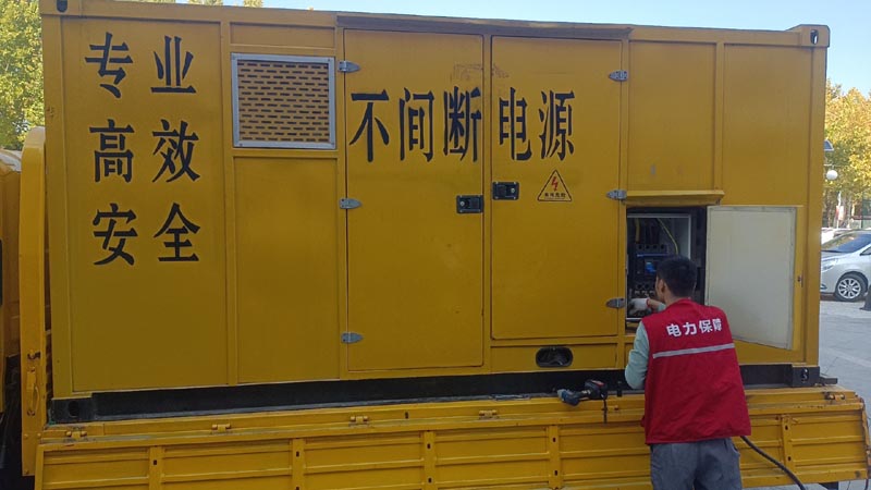 哈密柴油发电机组和UPS电源配合使用时，如何避免切换过程中的电力中断？